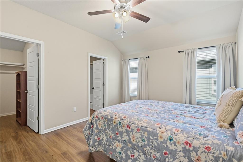 526 N Pear Street Property Photo 18