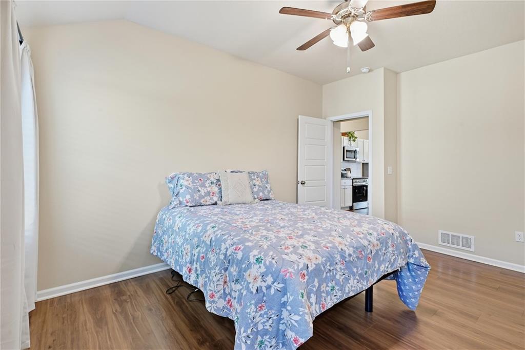 526 N Pear Street Property Photo 20