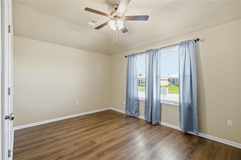 526 N Pear Street Property Photo 23