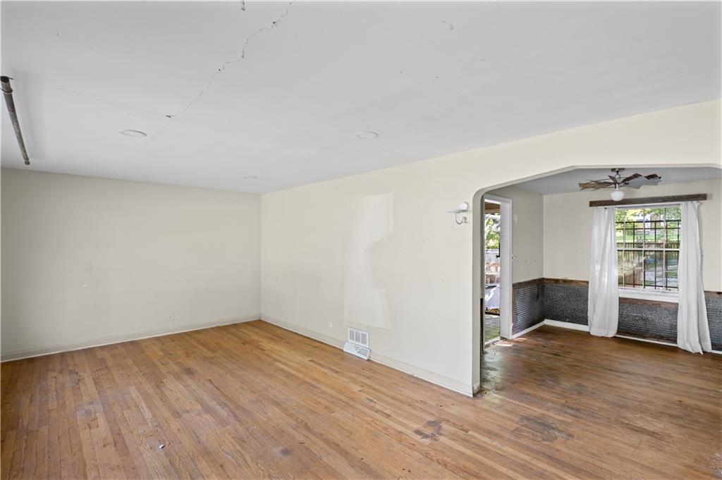 6411 Walrond Avenue Property Photo 3