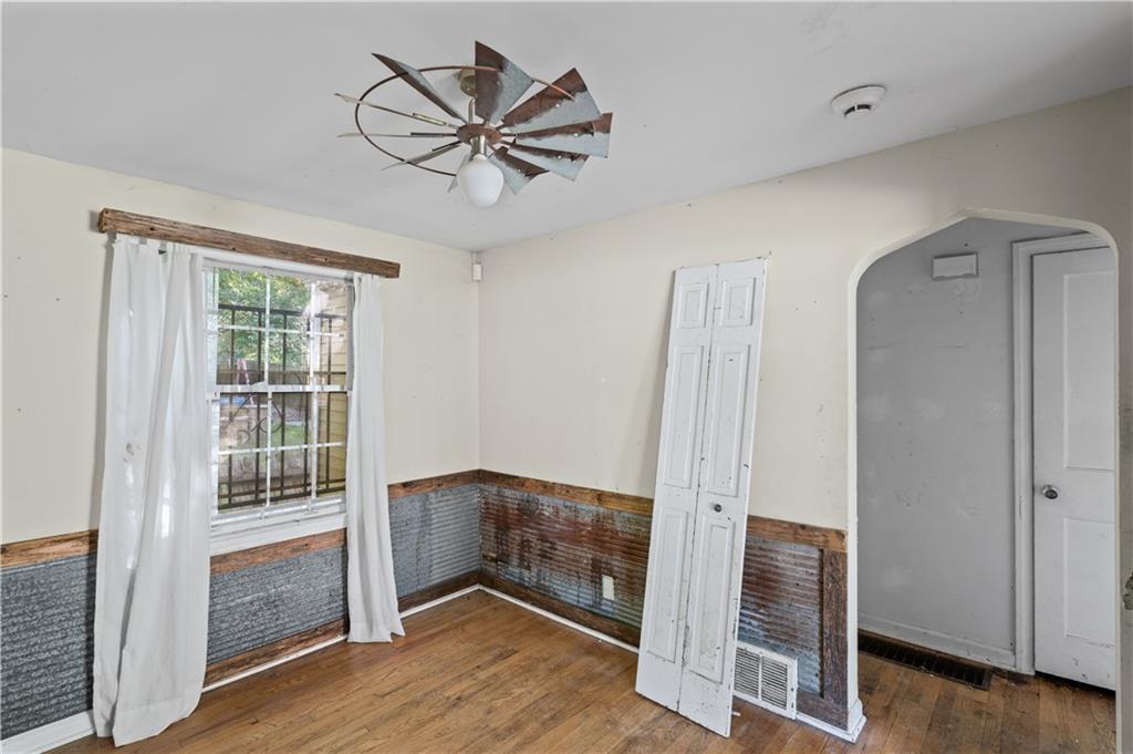 6411 Walrond Avenue Property Photo 8