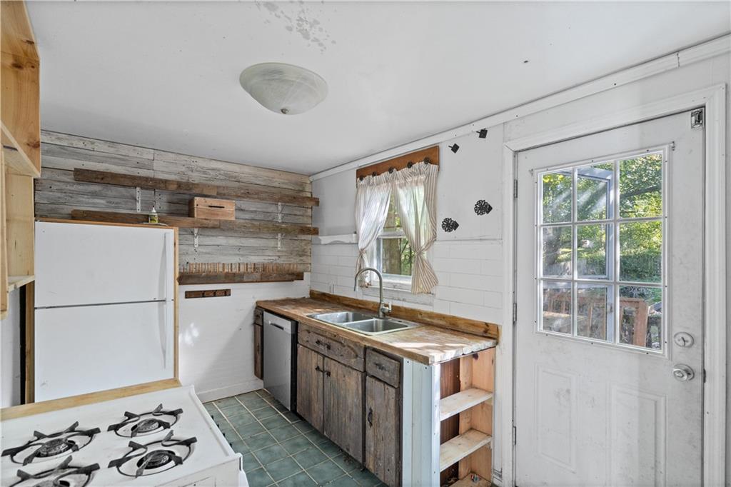 6411 Walrond Avenue Property Photo 10