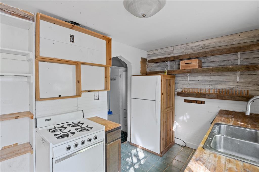 6411 Walrond Avenue Property Photo 11