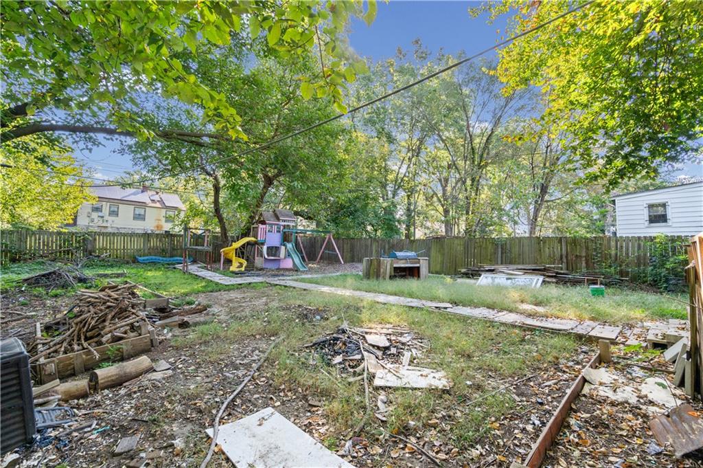 6411 Walrond Avenue Property Photo 22