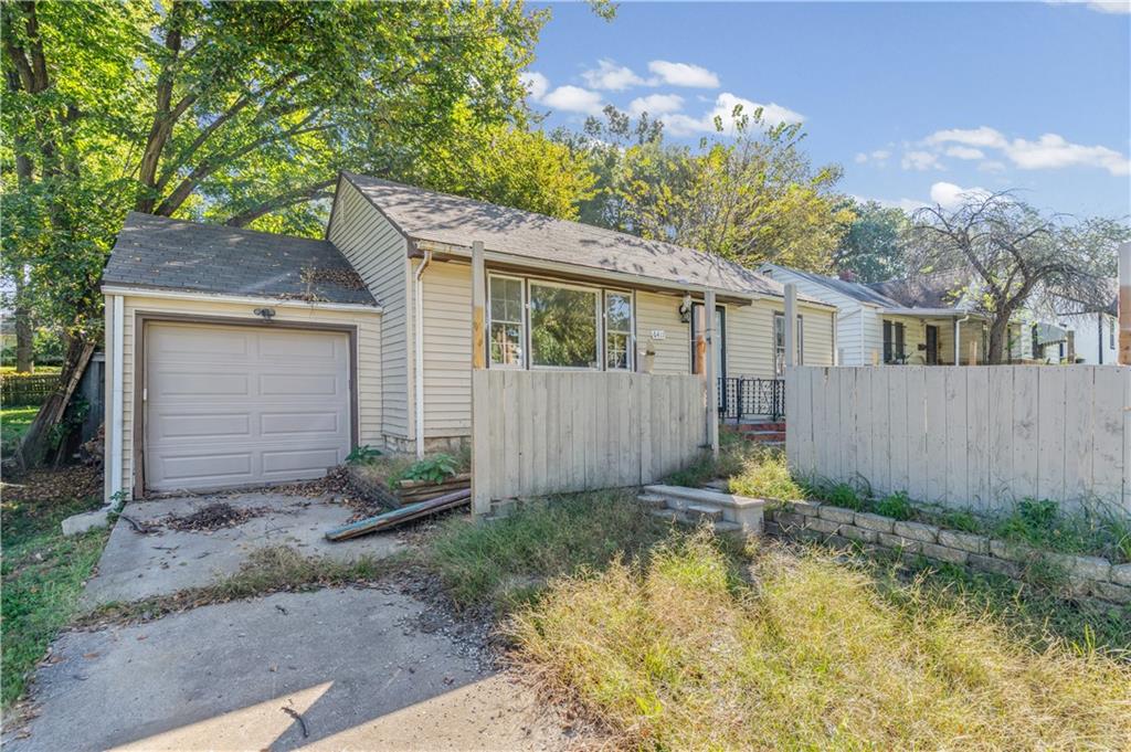 6411 Walrond Avenue Property Photo 27