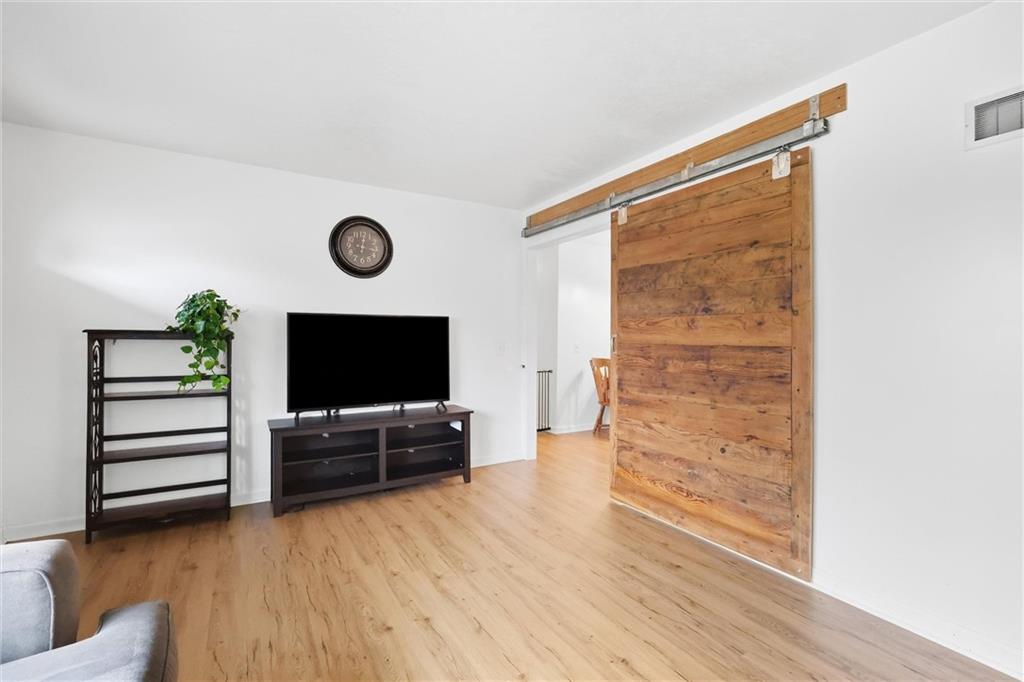 402 Depot Street Property Photo 7