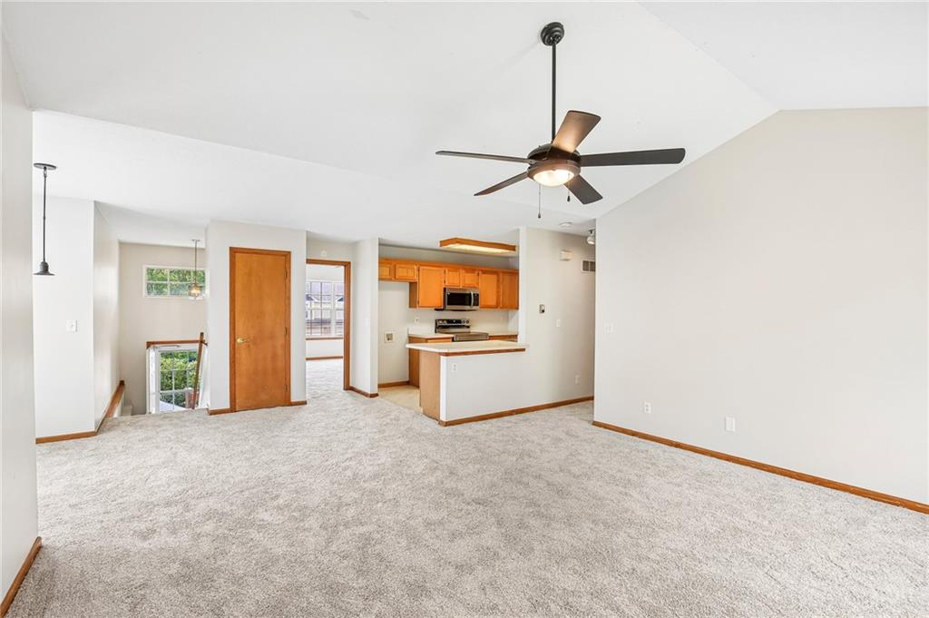 4932 Stoneback Place Property Photo 5