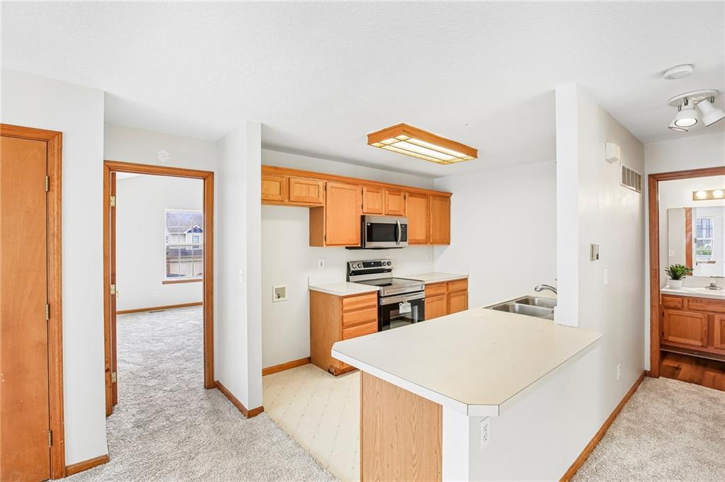 4932 Stoneback Place Property Photo 8