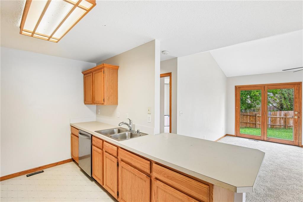 4932 Stoneback Place Property Photo 11