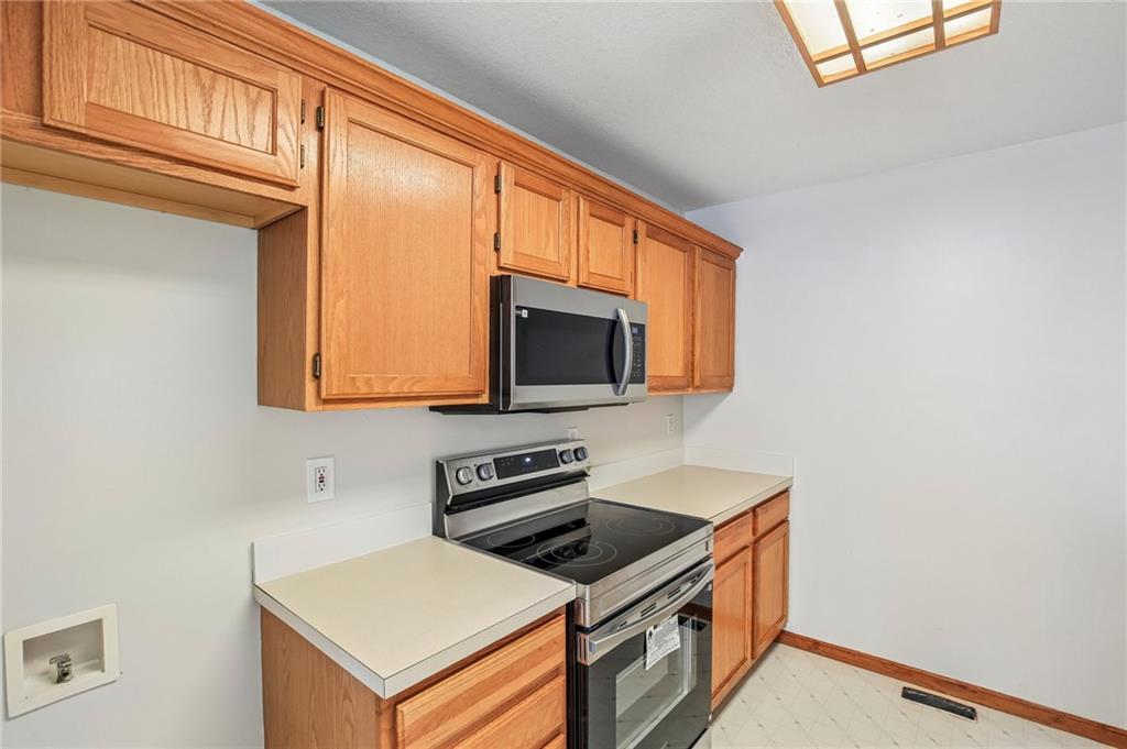 4932 Stoneback Place Property Photo 12