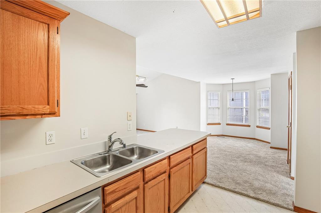 4932 Stoneback Place Property Photo 13