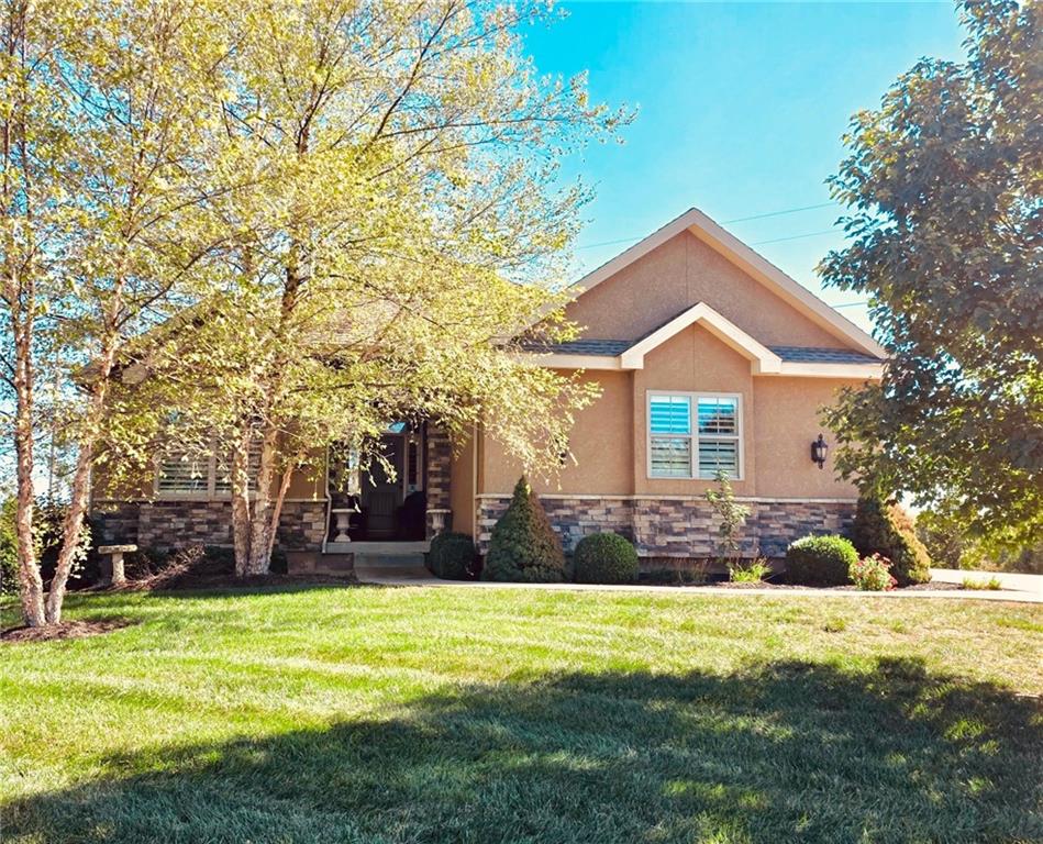 14735 Manor Road Property Photo 1