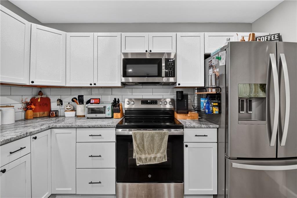 18902 E 263rd Street Property Photo 15