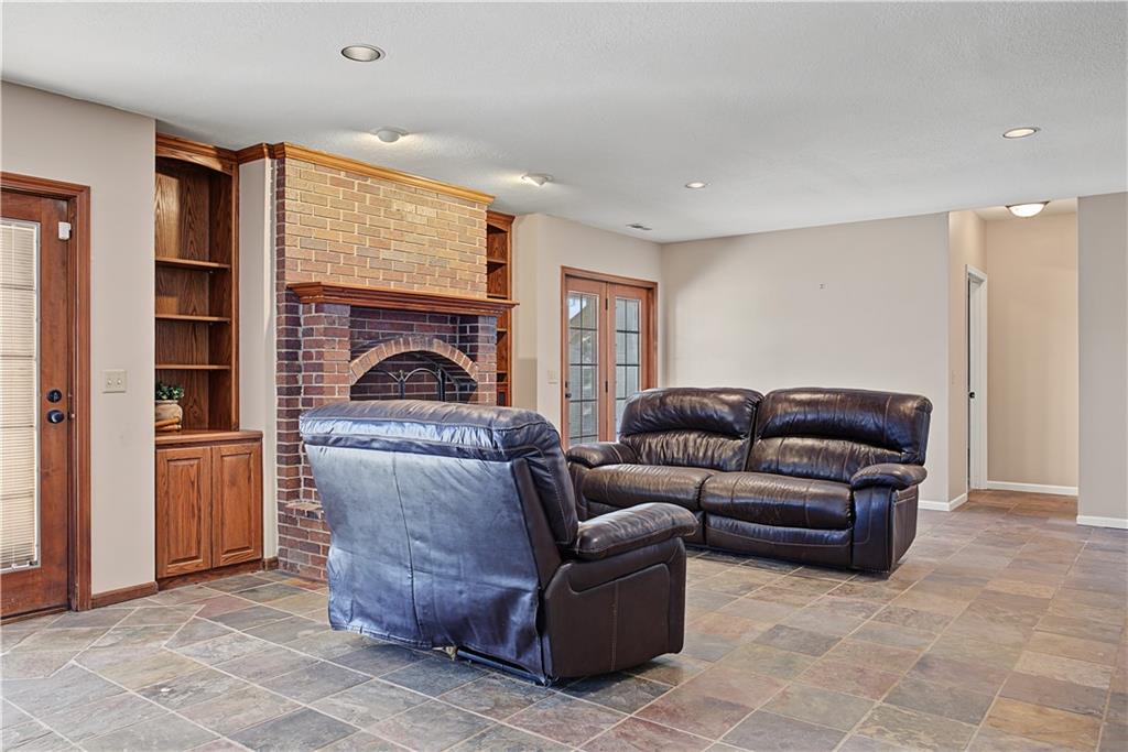 1071 E 1400 Road Property Photo 40