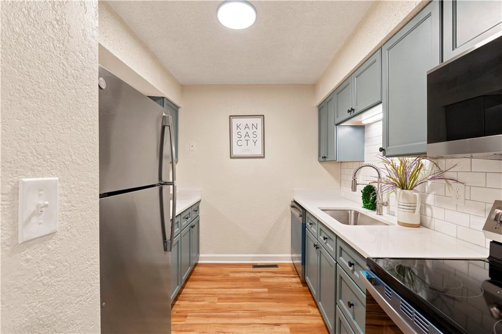 1824 E 97th Street Property Photo 12