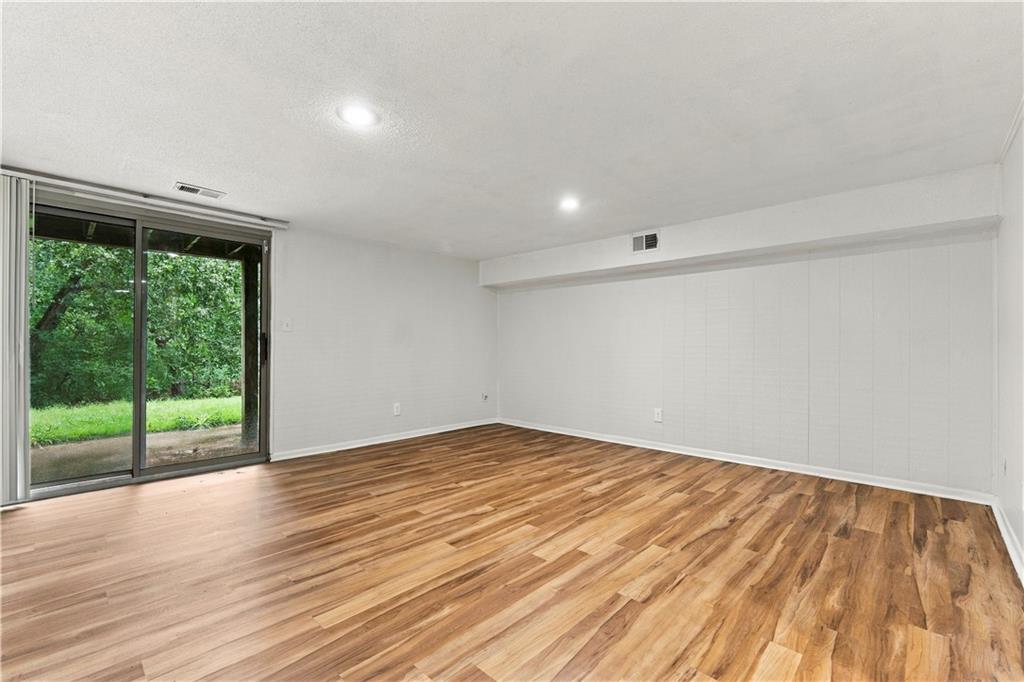 1824 E 97th Street Property Photo 23