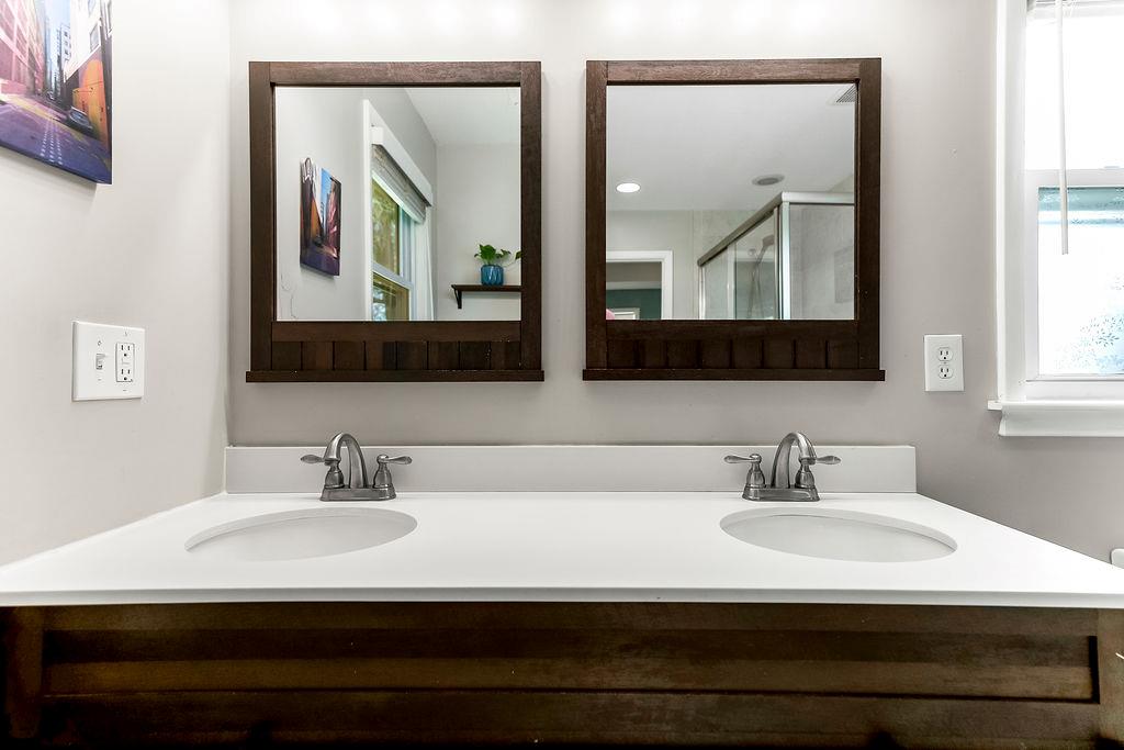 1035 S 48th Terrace Property Photo 12