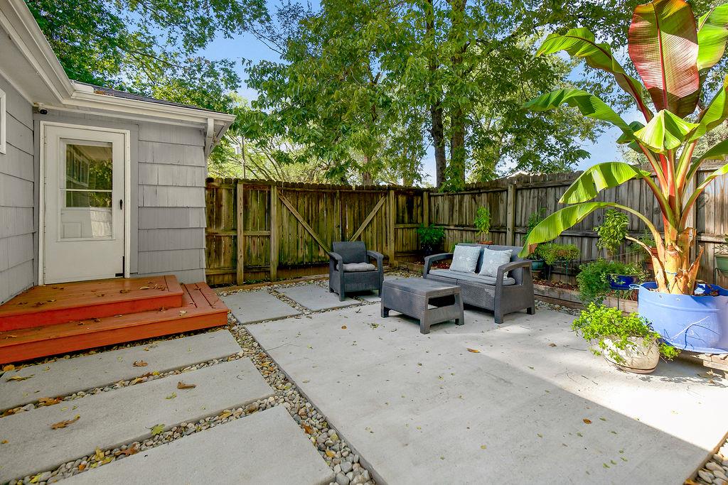 1035 S 48th Terrace Property Photo 19