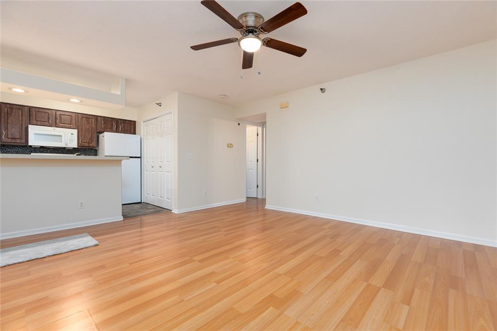 6966 N Olive Street Property Photo 4