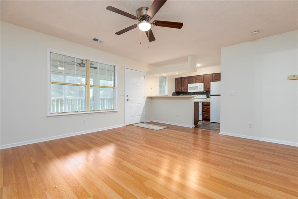 6966 N Olive Street Property Photo 5