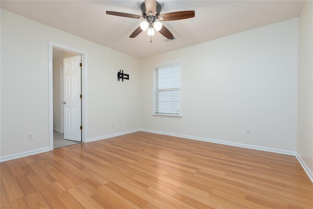 6966 N Olive Street Property Photo 12