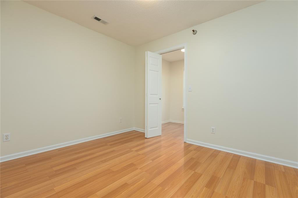 6966 N Olive Street Property Photo 17
