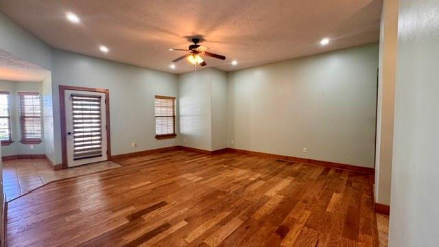 307 Jamestown Drive Property Photo 4