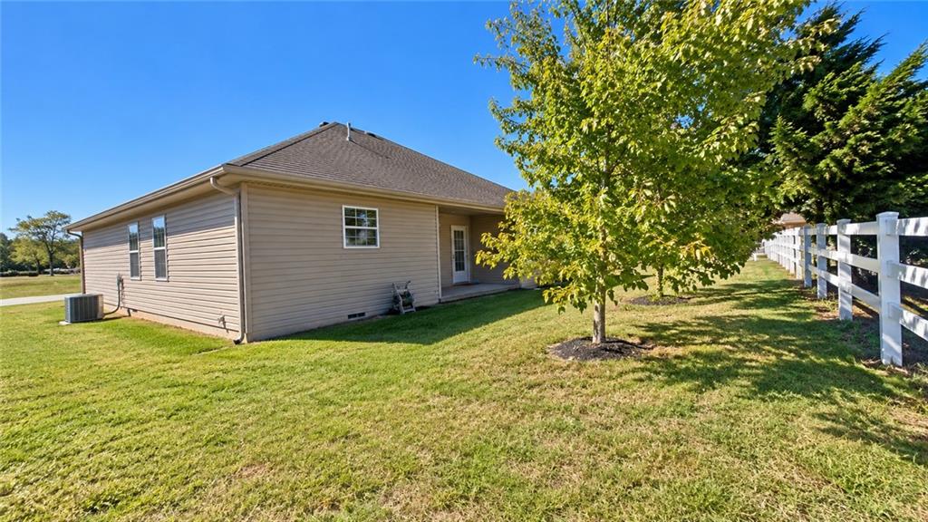 307 Jamestown Drive Property Photo 20