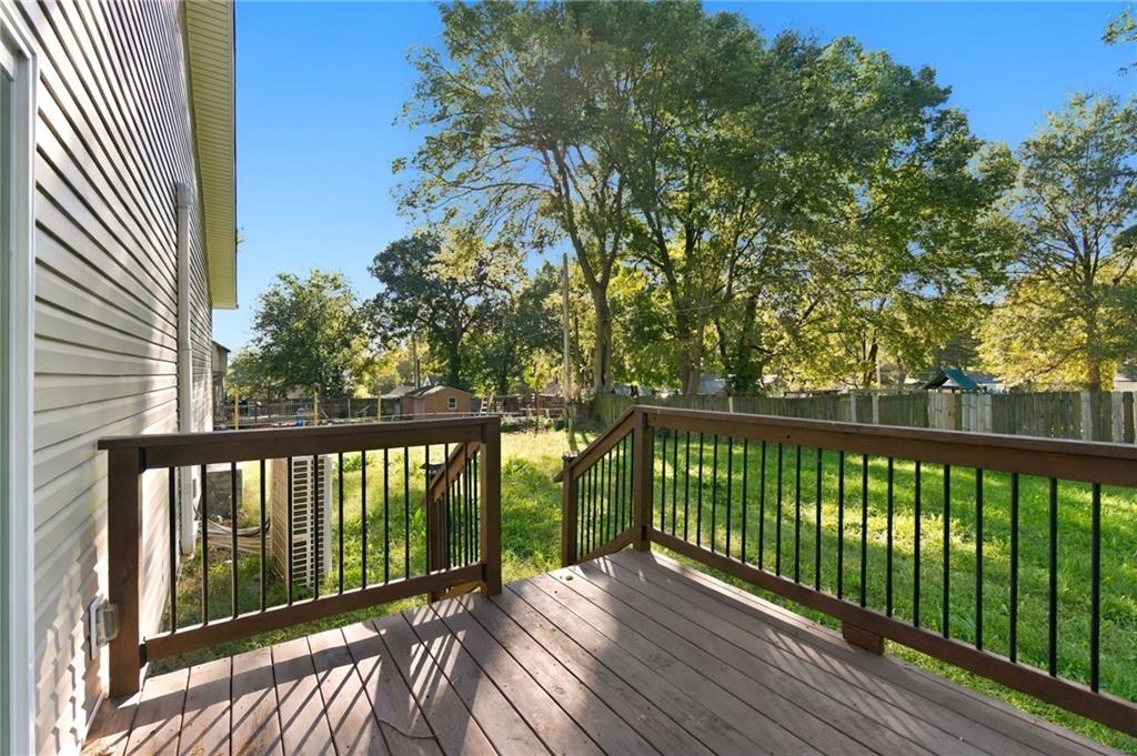735 E Devon Street Property Photo 16
