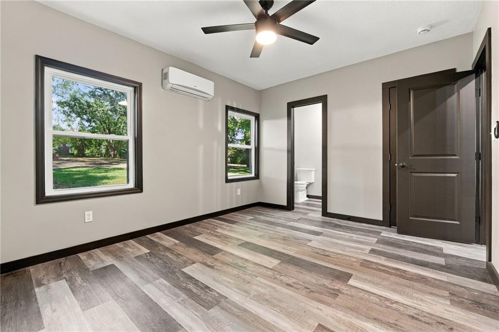 735 E Devon Street Property Photo 17