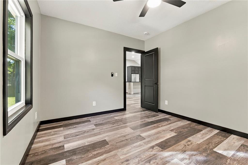 735 E Devon Street Property Photo 23
