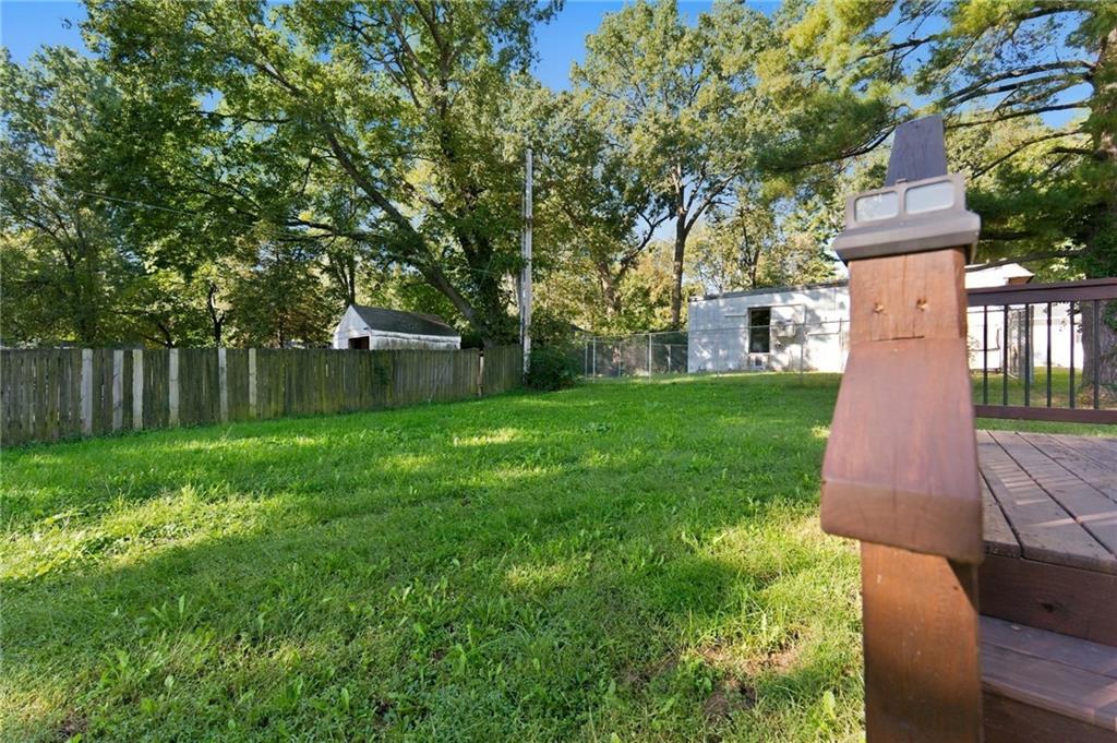 735 E Devon Street Property Photo 29
