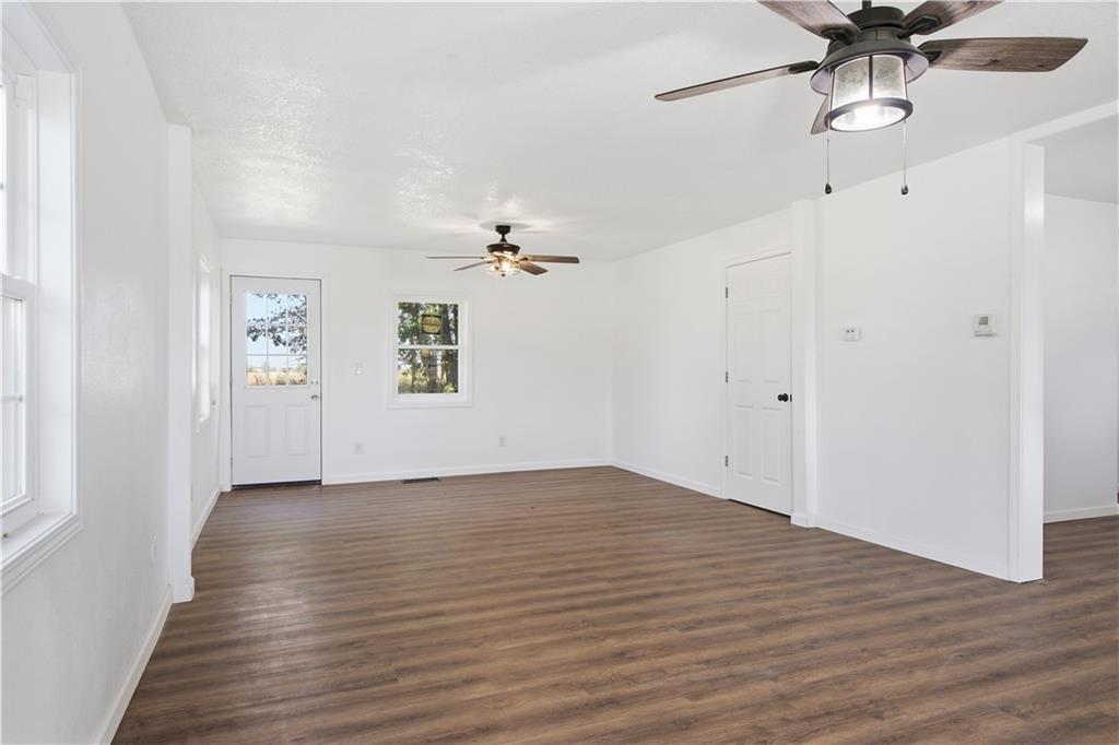 1015 W 21st Street Property Photo 8
