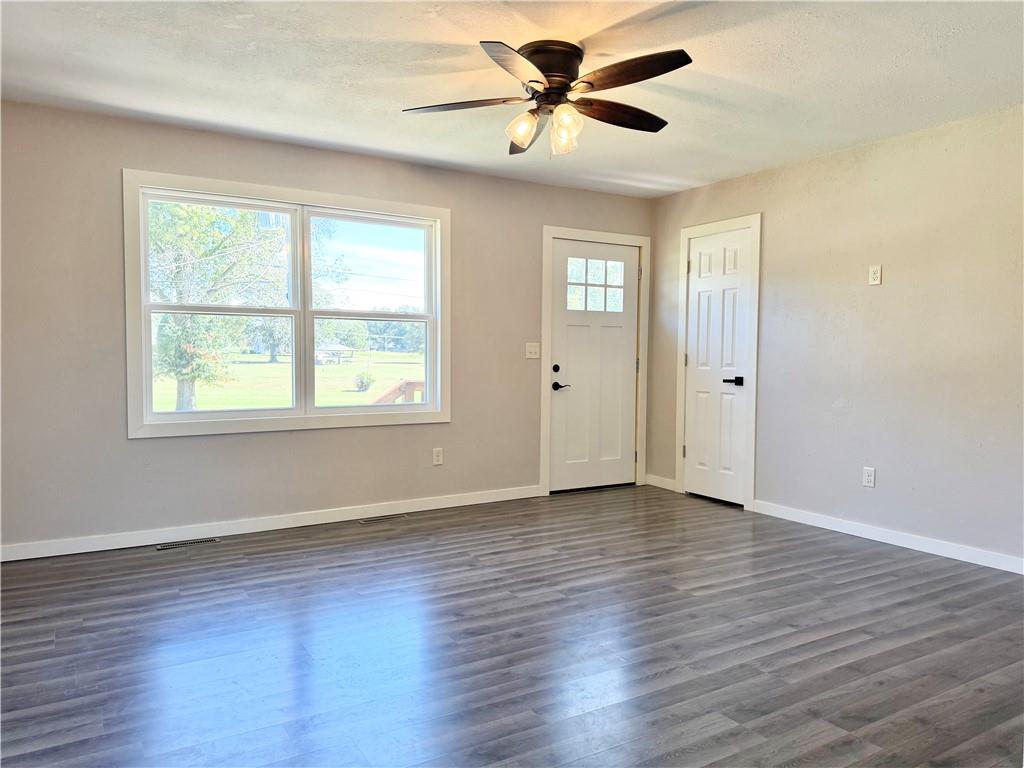 818 S High Street Property Photo 3