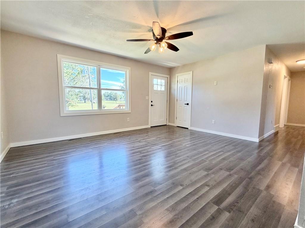 818 S High Street Property Photo 4