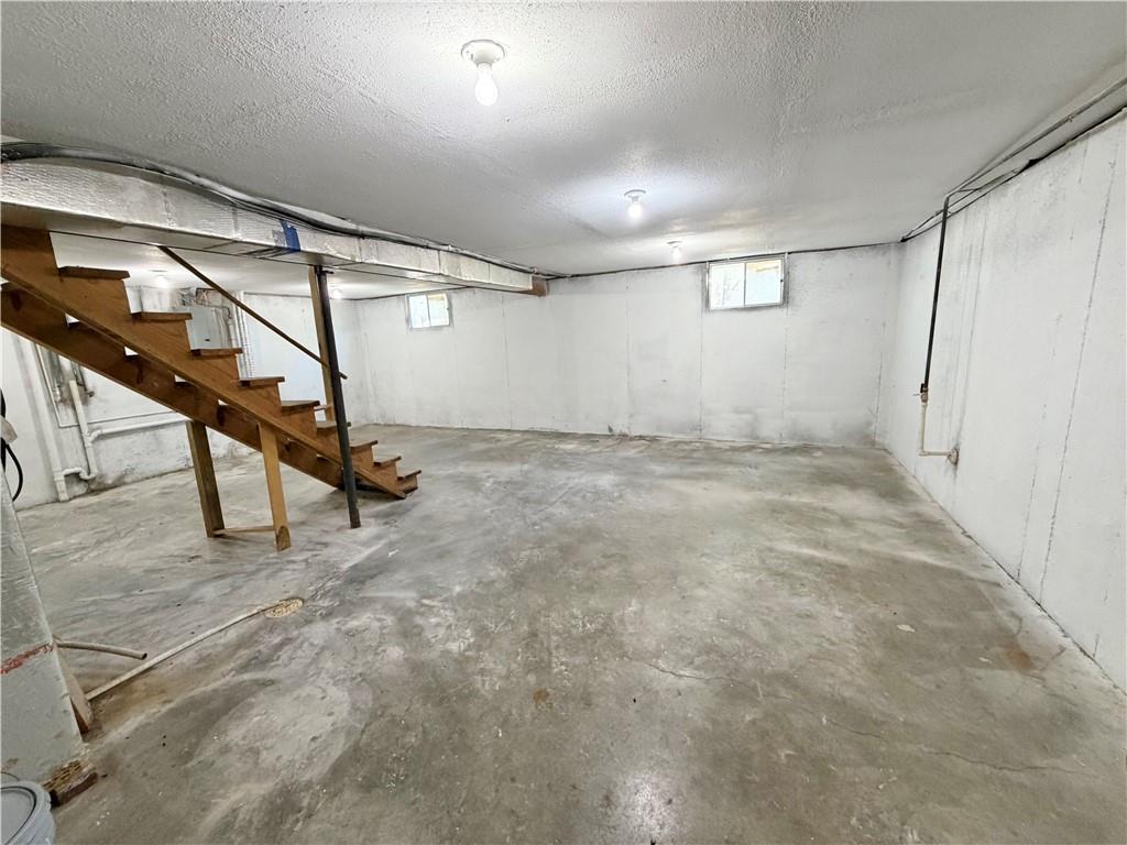 818 S High Street Property Photo 26
