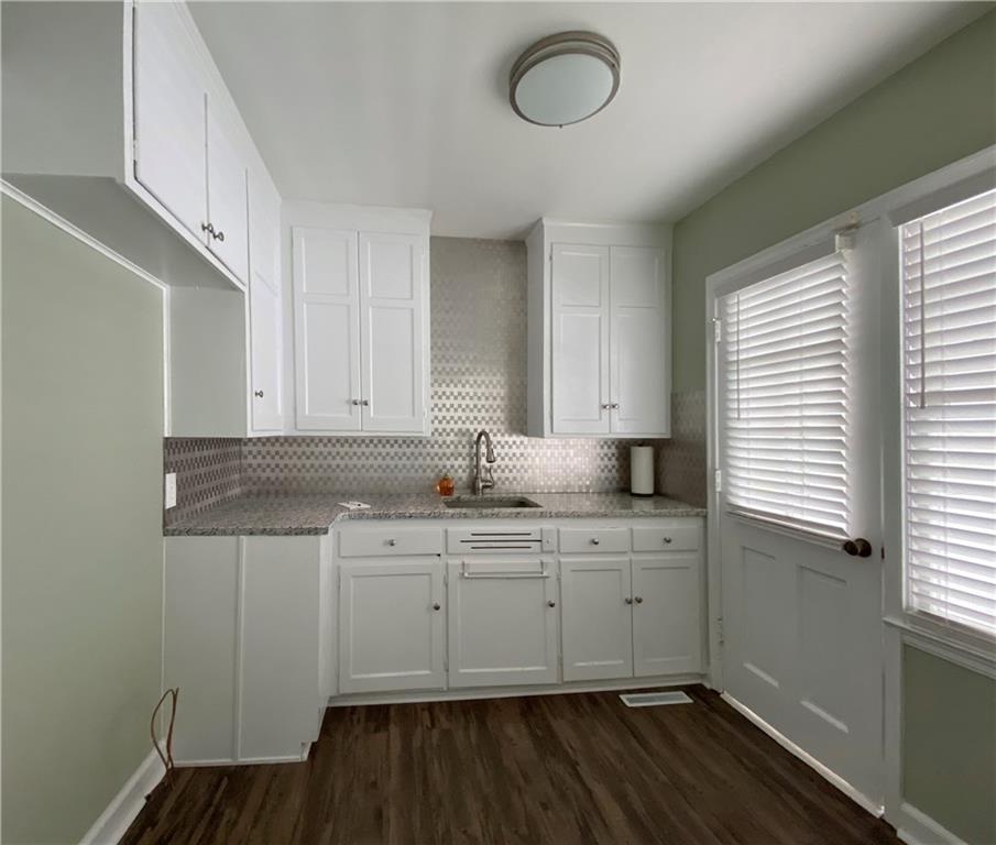 1231 W 79th Street Property Photo 5