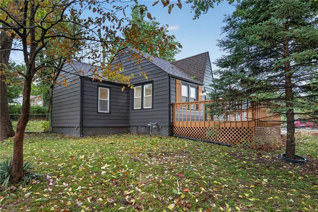 4641 N Elmwood Avenue Property Photo 6