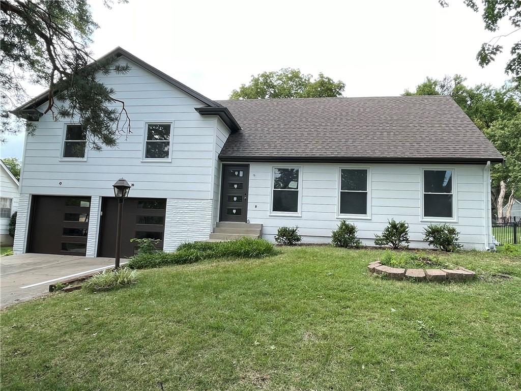6922 W 101st Street Property Photo
