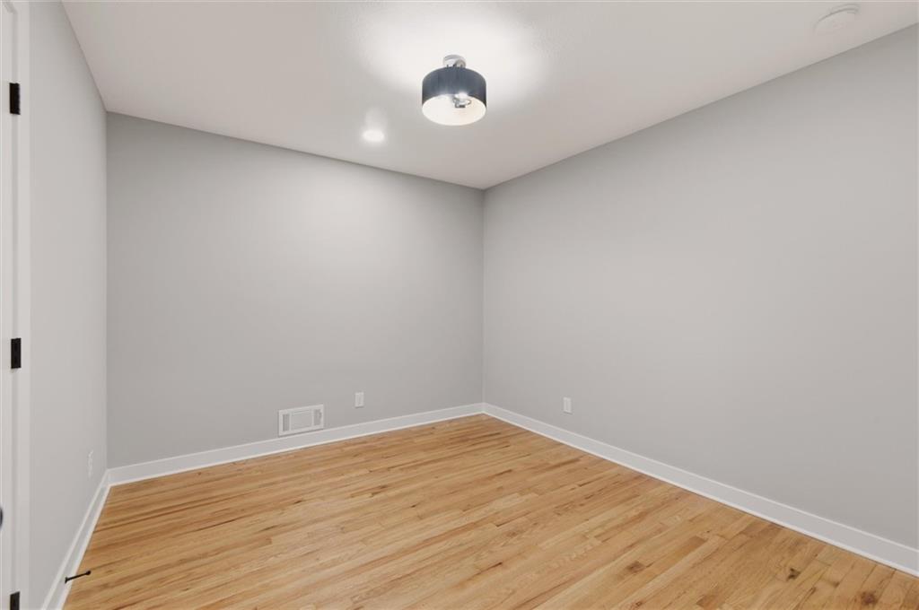 6922 W 101st Street Property Photo 20