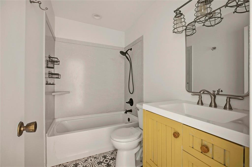 1748 W 3rd Street Property Photo 21