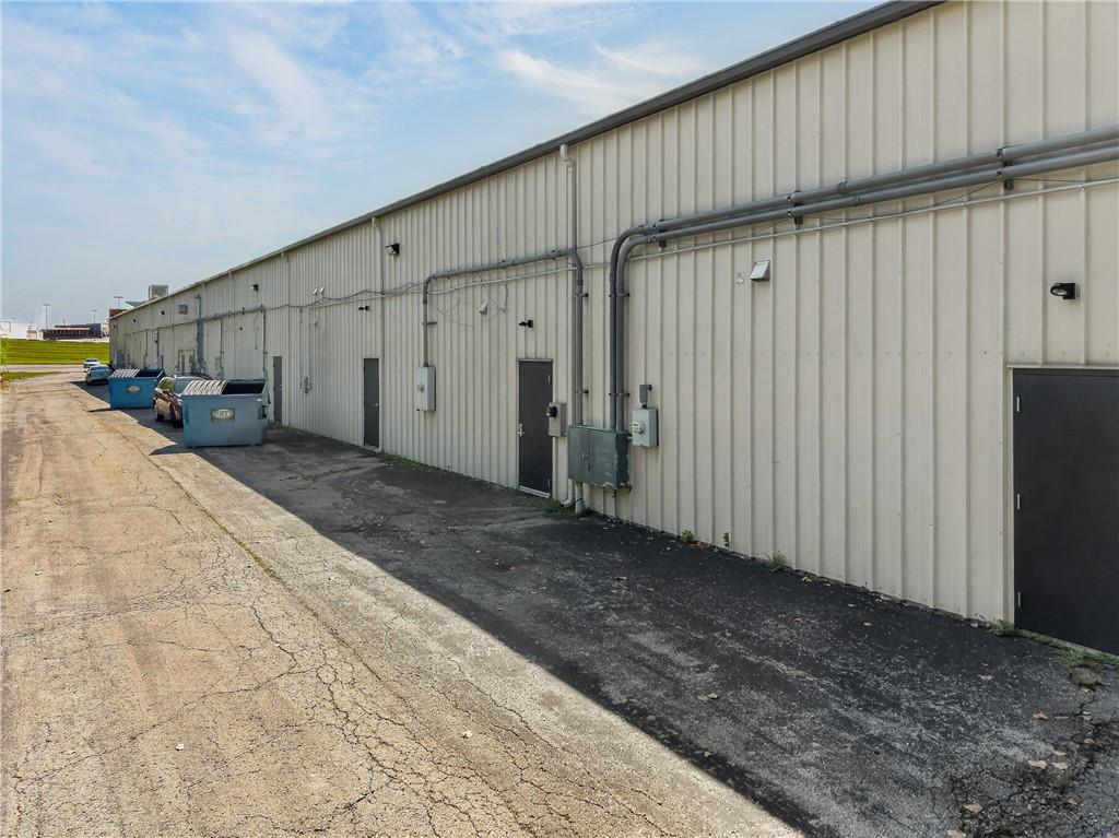 3007 N Belt Highway Property Photo 3