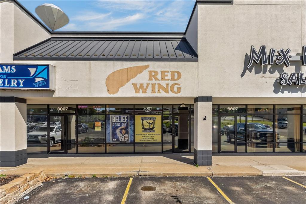 3007 N Belt Highway Property Photo 4