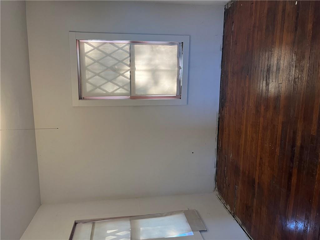 3216 E 21st Street Property Photo 4