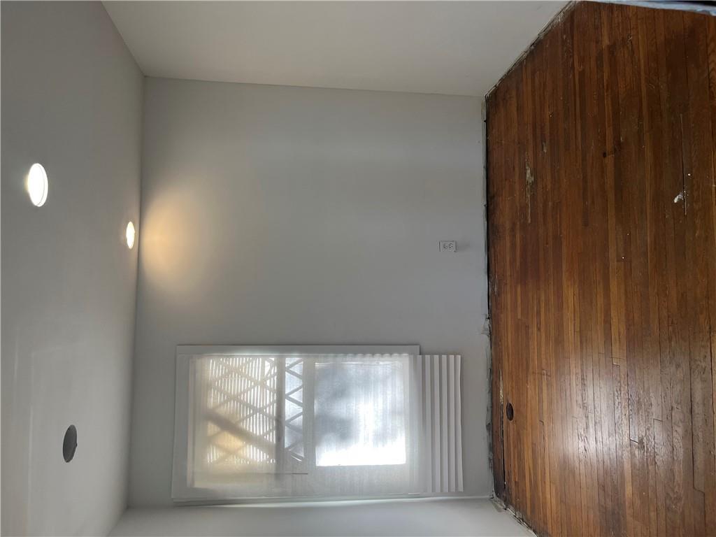 3216 E 21st Street Property Photo 5
