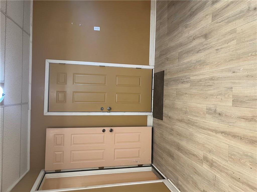 3216 E 21st Street Property Photo 9