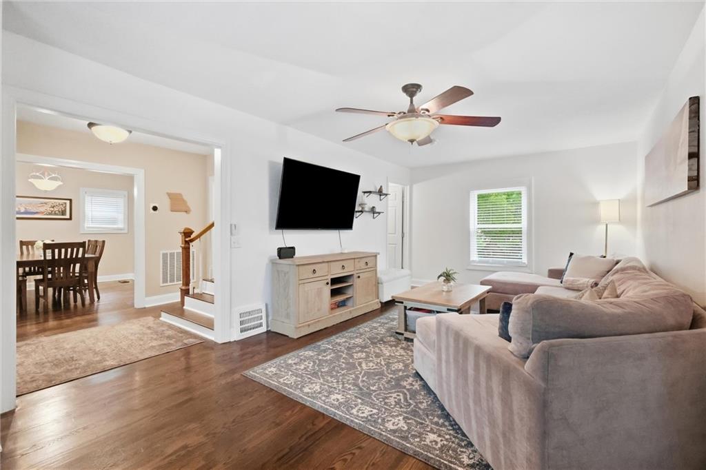5127 Walnut Street Property Photo 8