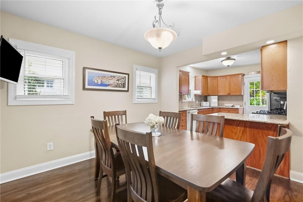 5127 Walnut Street Property Photo 10