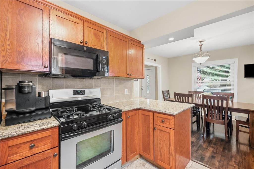 5127 Walnut Street Property Photo 12