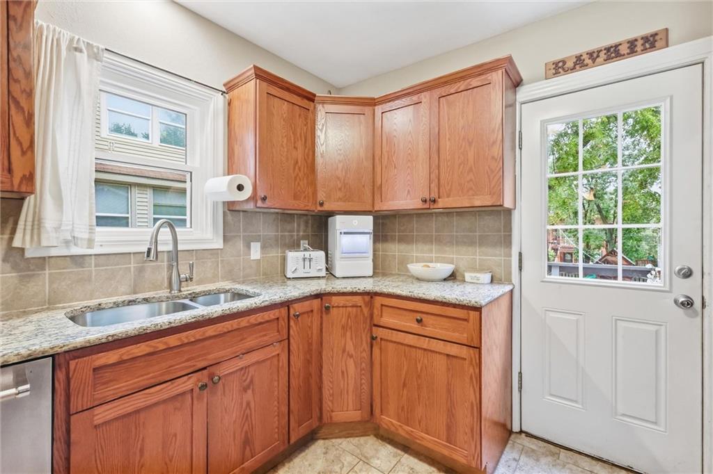 5127 Walnut Street Property Photo 15